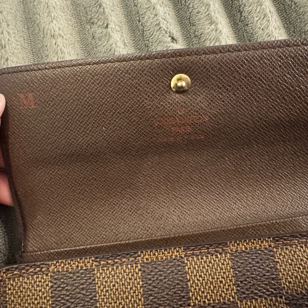Louis Vuitton Brown and Tan Checkered Wallet - Picture 9 of 9